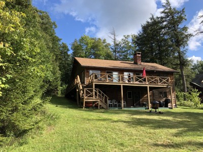 CHALET WITH EXPANSIVE VIEWS OF 4TH LAKE