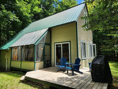 BEAUTIFUL SECLUDED CABIN WITH WATERFONT, LOON LAKE