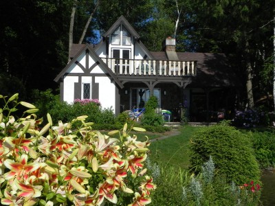 WATERFRONT CHALET