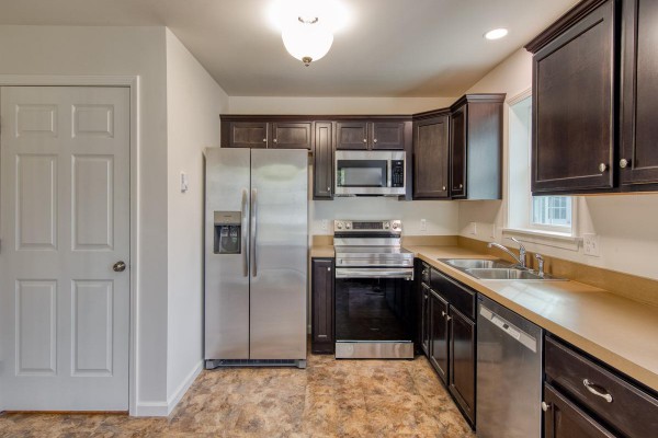 kitchen, full suite of appliances