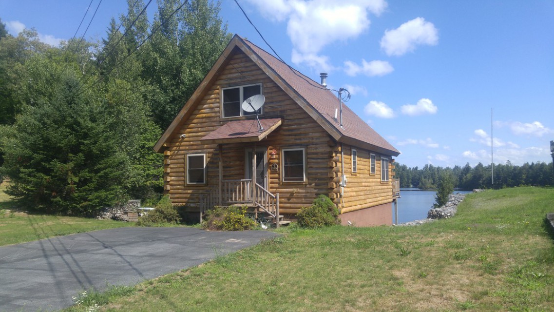 Lakefront Cozy Log Cabin With Loft Star Lake Vr12047