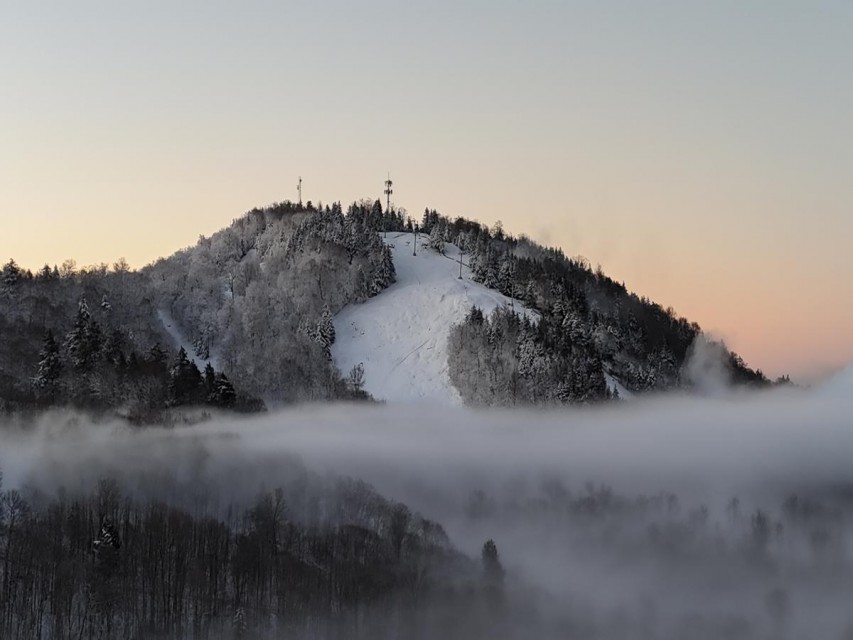 5 Minute Drive to McCauley Mountain, Ski Ski Ski!!!!!!