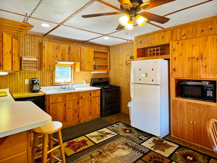 Guest Cottage Fully Equipped Kitchen