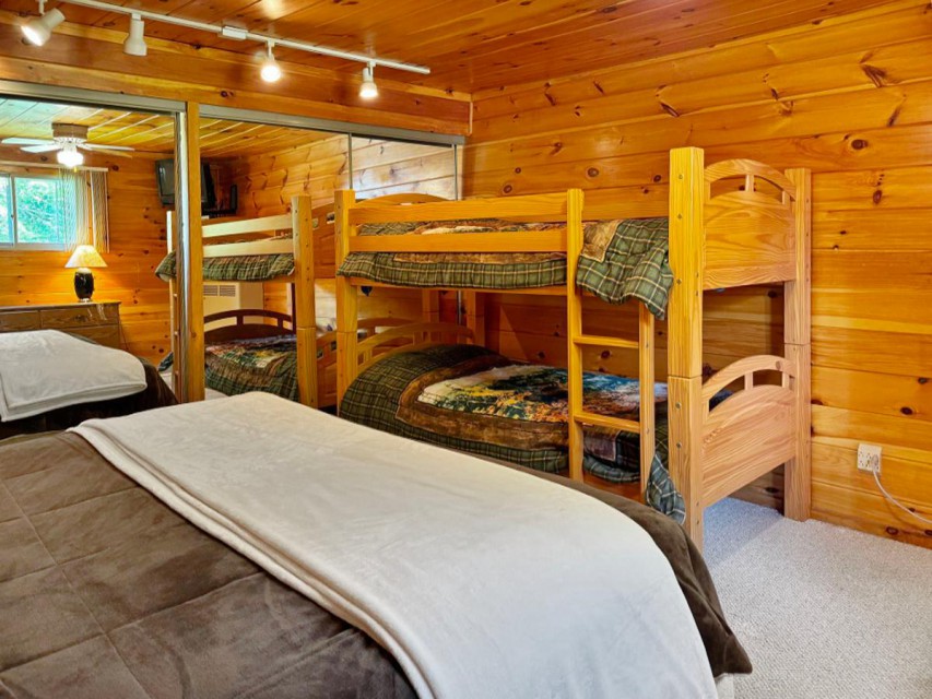 Guest Cottage Guest Bedroom - King & Twin Bunk Bed