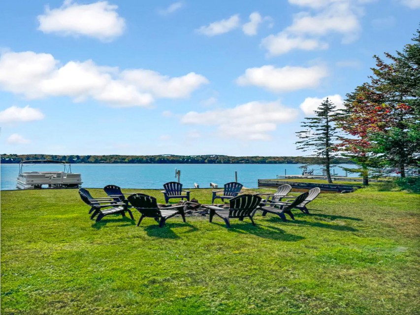 Beautiful Fire Pit on 4th Lake