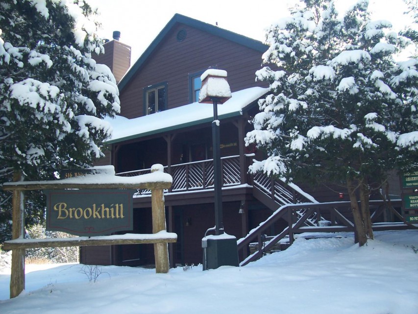 A winter view of the entrance to Brookhill!