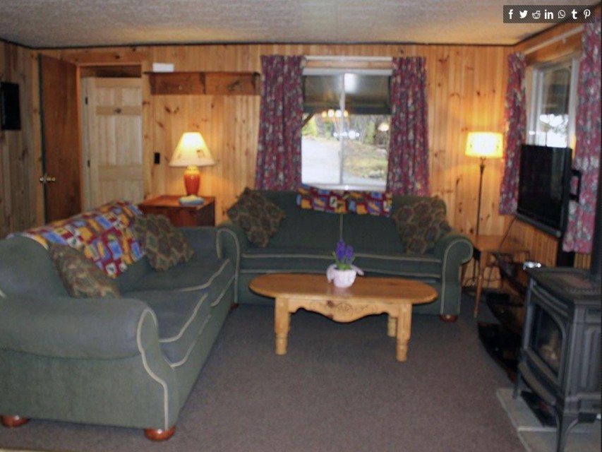 Roaring Brook Cottage Living room