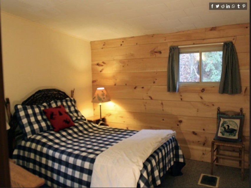 Roaring Brook Cottage master bedroom