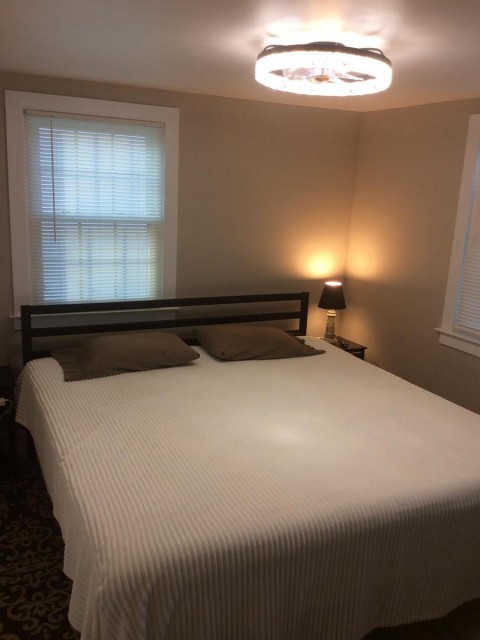 King Bed in all 3 Bedrooms , Flat Screen TV, AC Ranch